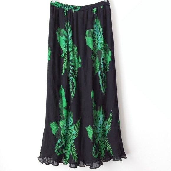 Mix Nouveau Long Pleated Pull-on Skirt S - Picture 2 of 8